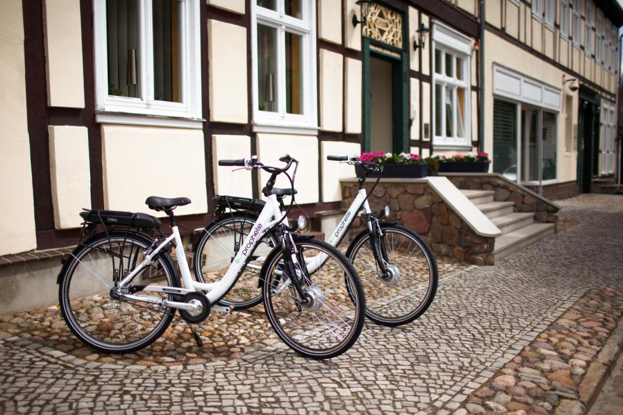 Landhotel Zum Pottkuchen Kalbe  Exterior photo
