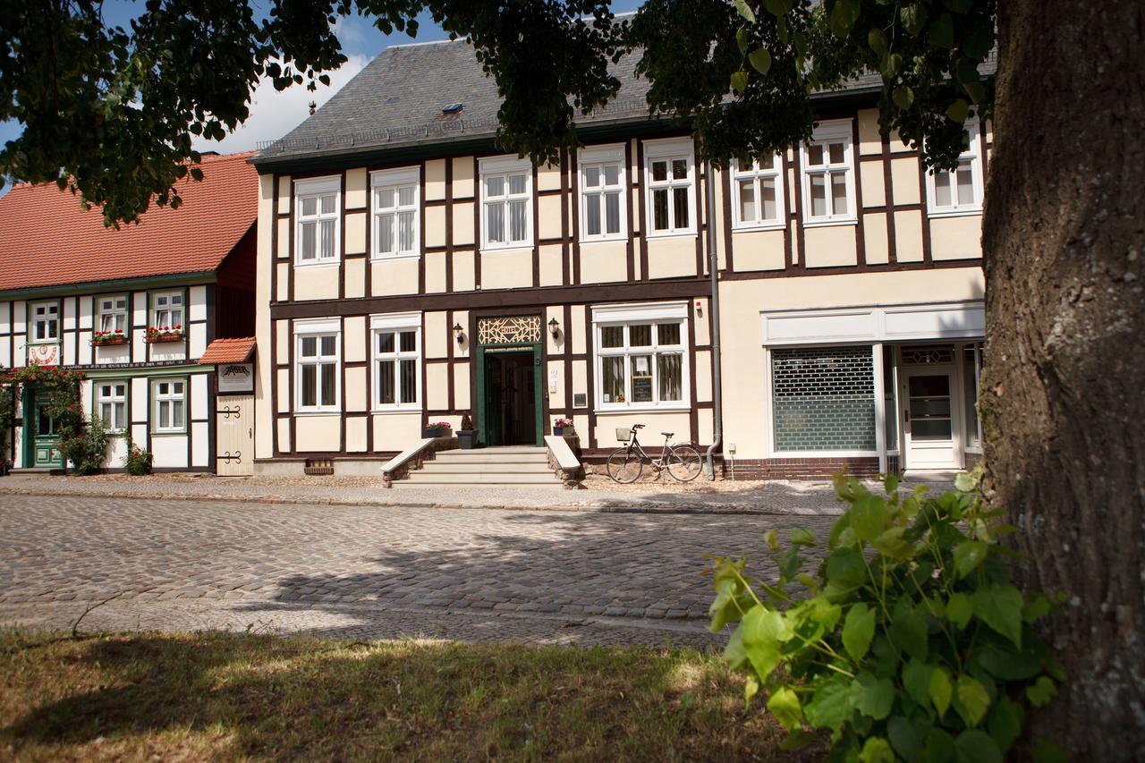 Landhotel Zum Pottkuchen Kalbe  Exterior photo